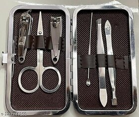 Manicure Grooming Kit Set For Women And Men with Leather Case