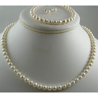 Classic Pearl Necklace Set with Bracelet and Earrings for Every Occasion Pearl Stone Necklace Set Classic Pearl Necklace Set with Bracelet and Earrings for Every Occasion Pearl Stone Necklace Set