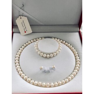 Classic Pearl Necklace Set with Bracelet and Earrings for Every Occasion Pearl Stone Necklace Set Classic Pearl Necklace Set with Bracelet and Earrings for Every Occasion Pearl Stone Necklace Set