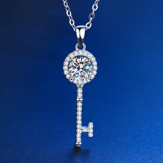                       New Super Shiny Bling Simulated Moissanite Love Key Pendant Necklace Suitable for Female                                              