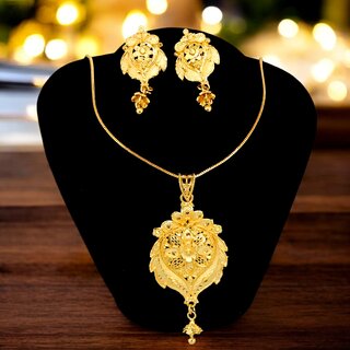 Trendy Gold-Plated Locket Chain Set with Earrings Pendant Necklace Trendy Gold-Plated Locket Chain Set with Earrings Pendant Necklace