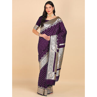                       LEAFSY Self Design Banarasi Jacquard Saree (Magenta, Beige)                                              