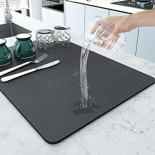                       Rectangular Pack of 1 Table Placemat (Black, Rubber)                                              