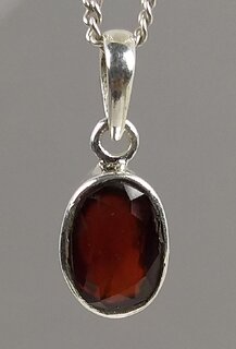 NATURAL GARNET (GOMED) STONE WITH 92.5 PURE SILVER PENDENT