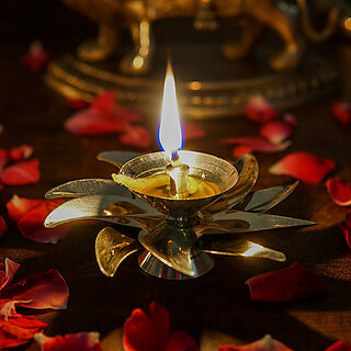                       Metal Diya Star Diya Pooja Oil Lamp for Home Decor Diwali and New Year Gift Iron Table Diya(Height: 1.5 inch)                                              