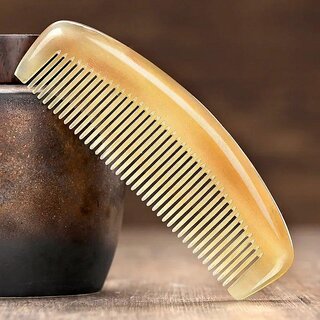Natural Horn Comb Anti-Static, Large Wide-Tooth Detangler for Long Straight Hair, Reduces Hair Loss and Frizz, Ideal for Women (12cm Yellow Ox Horn Crescent Comb)