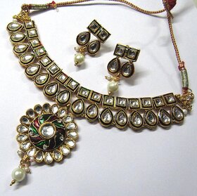 Maroon Green Meenakari Pendant Choker Necklace Set
