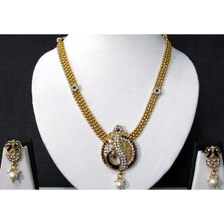 Golden Round Peacock Pendant Necklace Set Golden Round Peacock Pendant Necklace Set