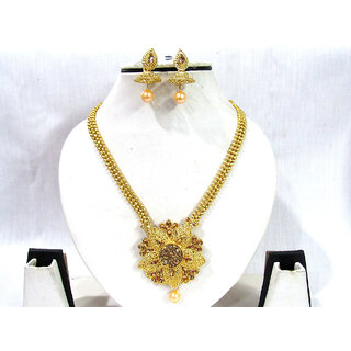                       Golden Short Floral Pendant Necklace Set                                              