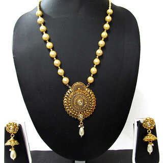 White pearl drop Golden pendant necklace set White pearl drop Golden pendant necklace set