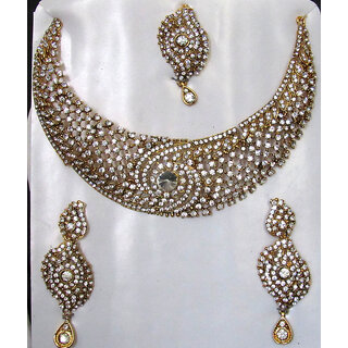                       Nice Stone Moon Shape Necklace Set                                              