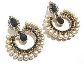 Black stone tilak pearl polki earrings