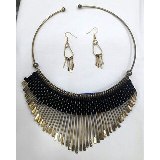                       Golden Black thread Fancy Kada necklace set                                              