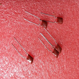 8.2nF 8200pF 50V Red Polyester capacitors 822 - 30pcs