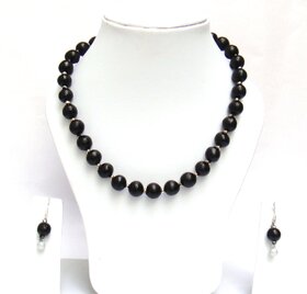 Black Necklace Set and Earrings (Terracotta)