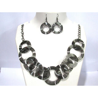Nice Puzzle Necklace Set Nice Puzzle Necklace Set