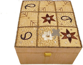 Danni Jewellery Accessories Box with Mirror and Lift Out Level For Jewellery Items.