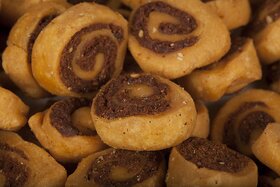 Tasty Bakharwadi Namkin Tea Time Snack !! 250 Grams !!