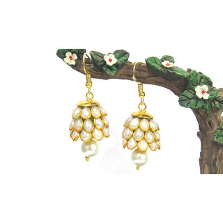                       White Pearl 3 Layer Grapes Earring                                              