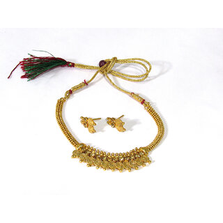 Golden Beautiful Jelebi Pendant with Stone Necklace Set Golden Beautiful Jelebi Pendant with Stone Necklace Set