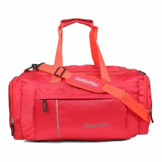 pocket duffle bag