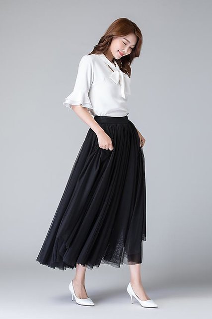 black skirt net