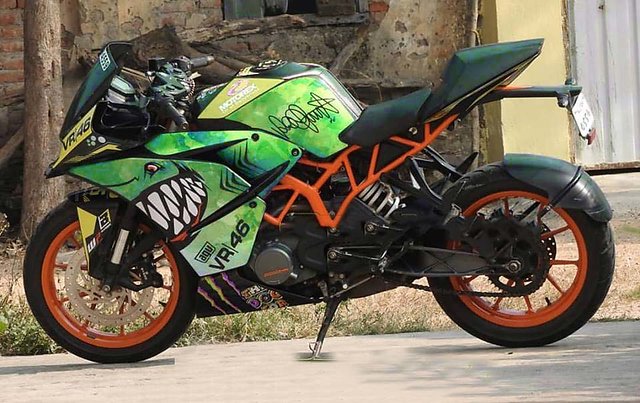 Ktm rc 200 on sale shark edition