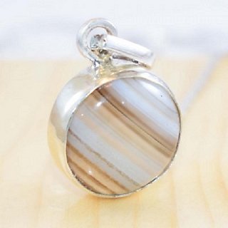 Unheated Lab Certified Stone 7.25 ratti Sulemani Hakik Gemstone Silver Plated Pendant BY CEYLONMINE Unheated Lab Certified Stone 7.25 ratti Sulemani Hakik Gemstone Silver Plated Pendant BY CEYLONMINE
